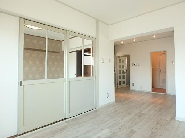 リビング・居室(※他号室参考写真)