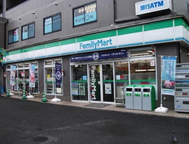 ファミリーマート豊島園駅前店