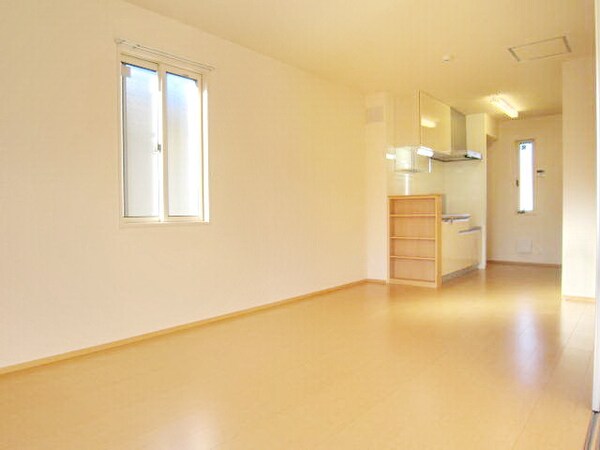 その他室内・内装(★広々リビング※中部屋は側面の窓なし★)