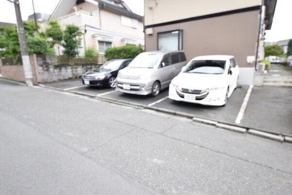 駐車場(♪敷地内駐車場♪)