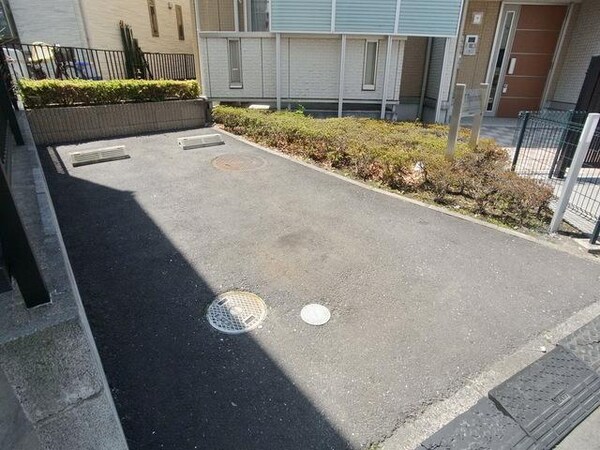 駐車場(♪単独で停められる駐車場があります♪)