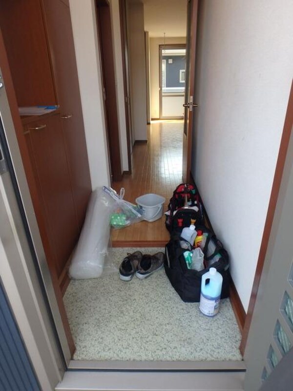 玄関(★クリーニング作業中★)