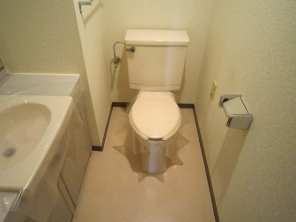 トイレ(☆トイレにも洗面台あり☆)