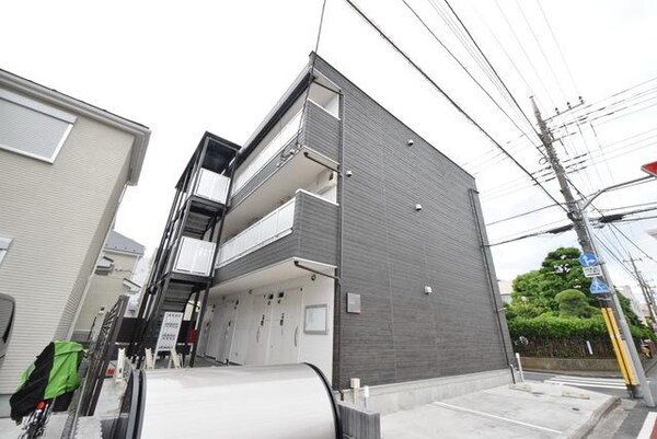 外観(♪角地に建っているから周囲が開けています♪)