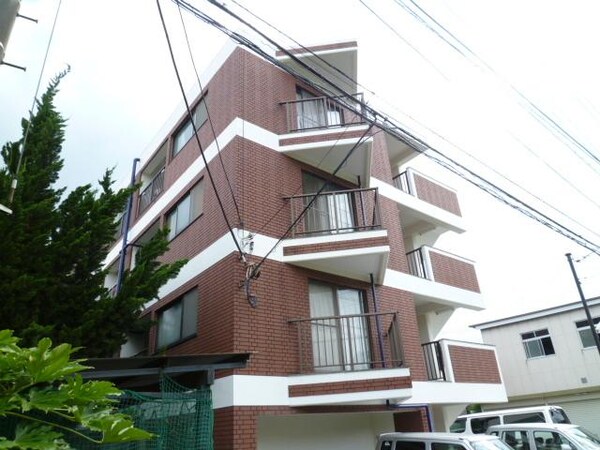 エントランス(★閑静な住宅街に位置しています★)