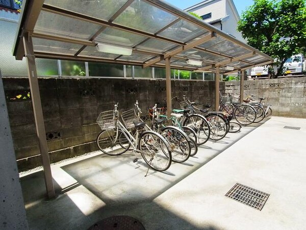 共有部分(♪屋根付き駐輪場♪)
