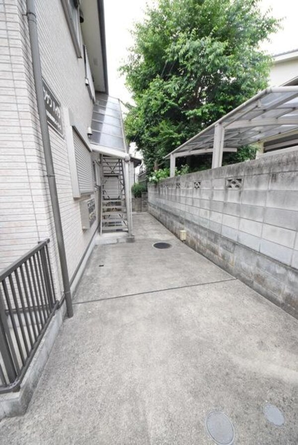 エントランス(♪広々エントランス♪)