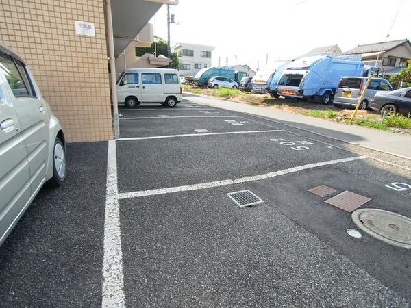 駐車場(♪敷地内駐車場♪)