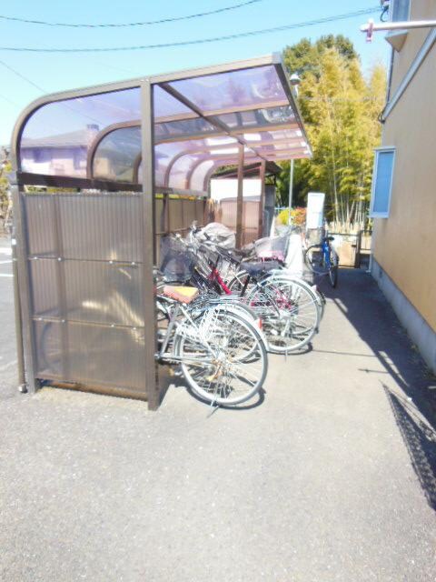 物件内観写真19　(☆屋根付きの駐輪場です☆)