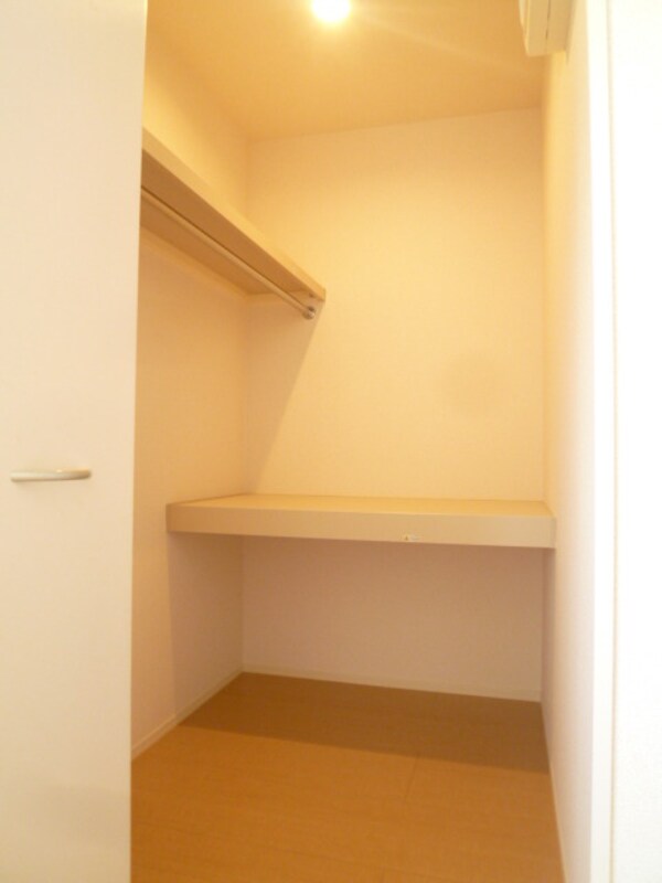 収納(★ウォークインクローゼット★)