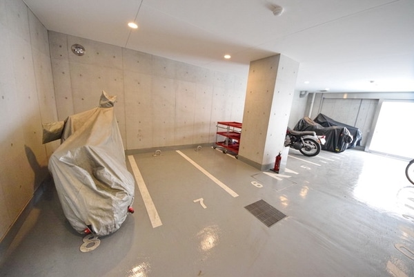 共有部分(♪屋内バイク駐車場あり、大型も駐車できます♪)