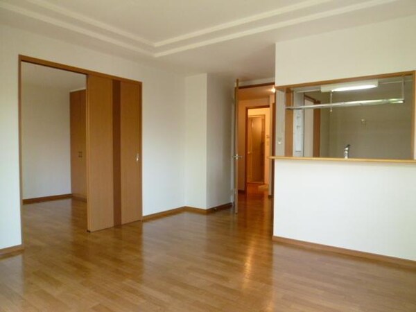 その他室内・内装(☆広いリビング！窓が大きいんです☆)