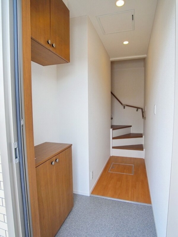 玄関(♪ただいまぁ～♪)