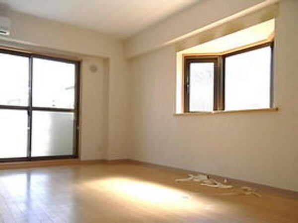 リビング・居室(☆角部屋２面採光☆)