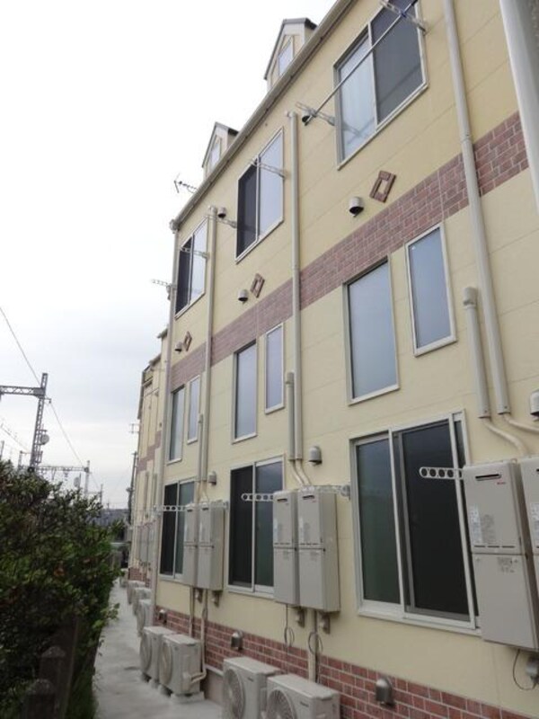 エントランス(★★建物裏側です★★)