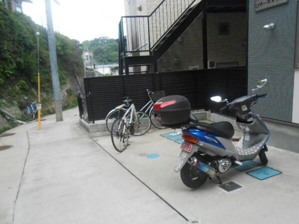 共有部分(★★敷地内バイク置場★★)