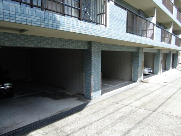 駐車場(★屋根付駐車場★)
