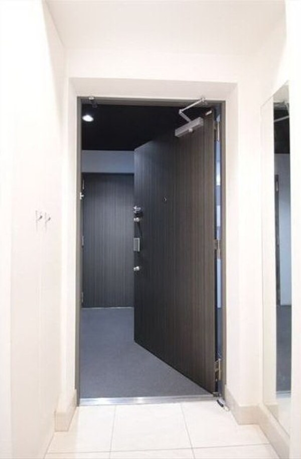 玄関(同シリーズ)