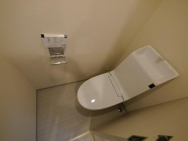 トイレ(同シリーズ)