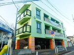 ★カラフルな外観の建物です★
