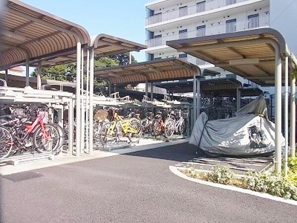 設備(★屋根付き駐輪場完備★)