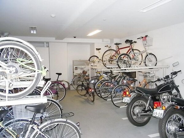 設備(★屋根付の駐輪場・バイク置場★)