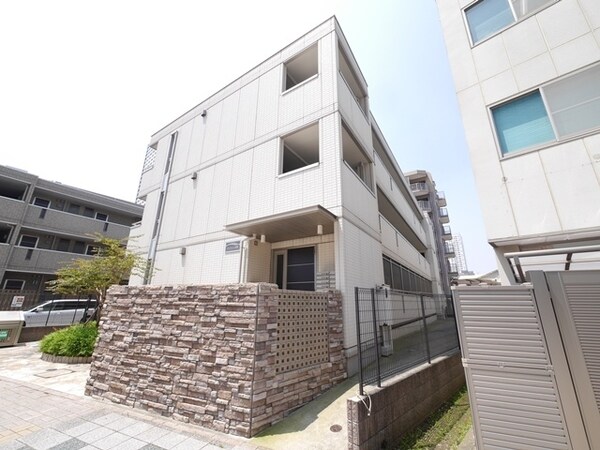 外観(★バス停近く！日当たり良好★)