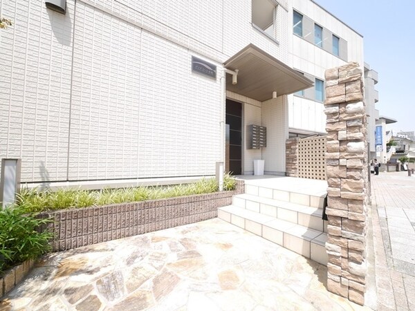 エントランス(★建物入り口前★)