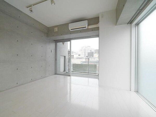 リビング・居室(★コンクリート打ちっ放しの室内★)