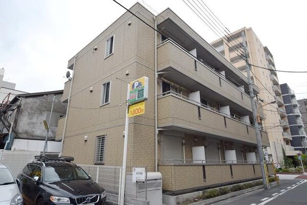 外観(3階建て軽量鉄骨造)