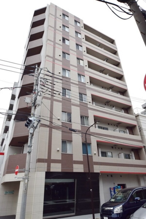 外観(地上9階建て)