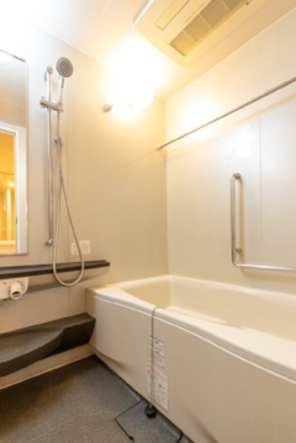 バス／シャワールーム等(※写真は同タイプ住戸です。)