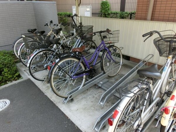 共有部分(屋根付き駐輪場)