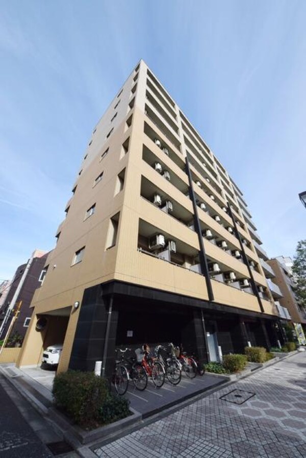 外観(総タイル貼りの重厚感溢れる外観)