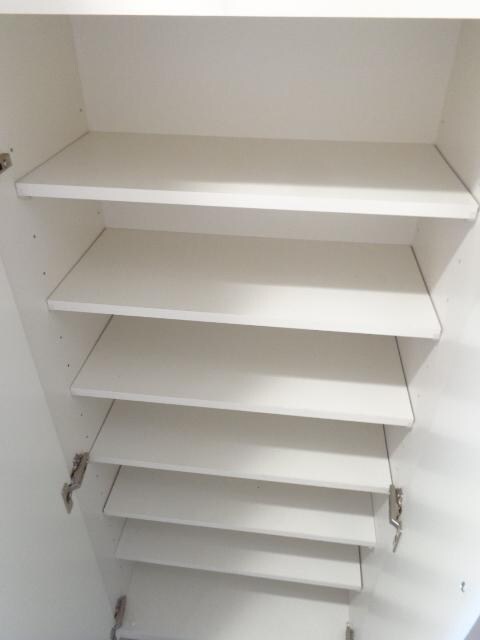 物件内観写真8　(玄関・シューズボックス)