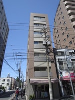 鉄筋コンクリート７階建ての物件です