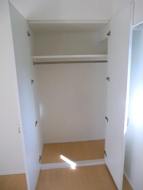 物件内観写真9　(★収納（クローゼット）★)