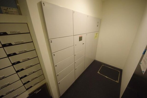 共有部分(宅配ボックス完備)