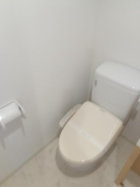 物件内観写真6　(洗浄便座付)