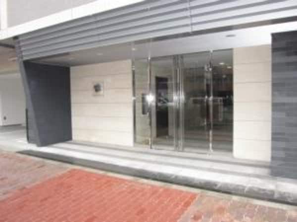 エントランス(重厚感あふれるエントランス)