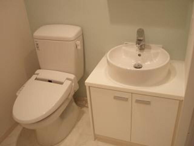 物件内観写真5　(トイレ)