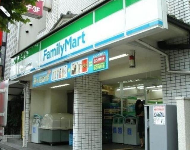 ファミリーマート両国駅前通り店