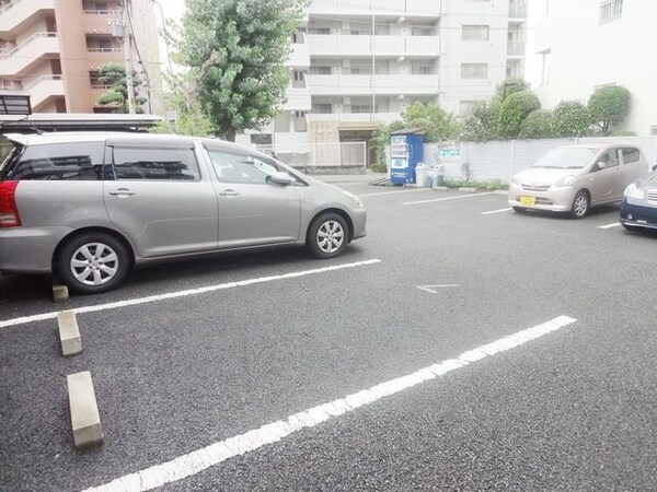 駐車場(★平置きでスペースが広い駐車場★)