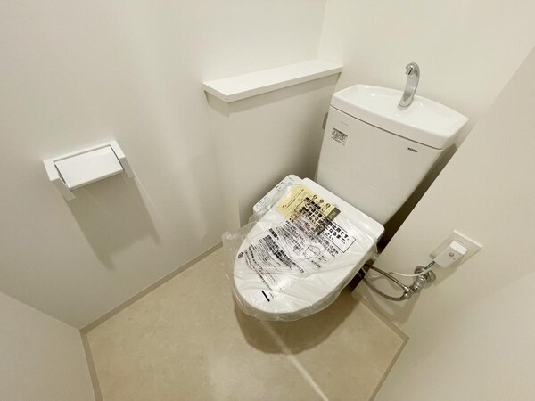トイレ(※別部屋参考写真です)