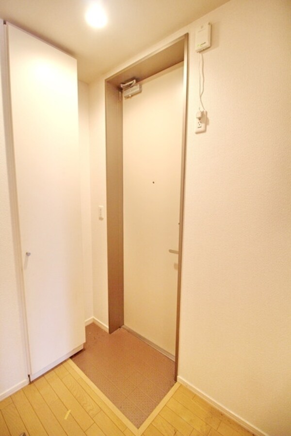 玄関(※別部屋参考写真です)