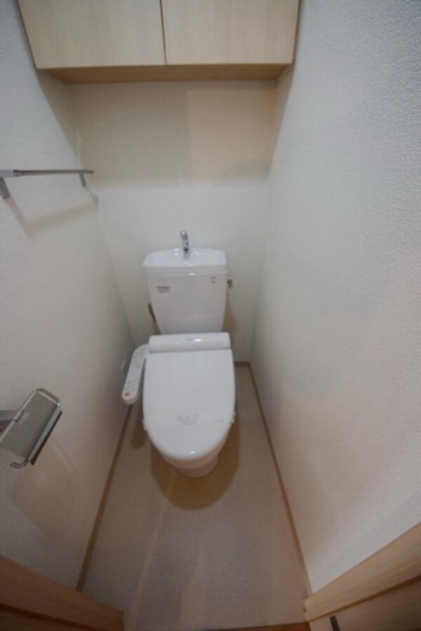 トイレ(同シリーズ)