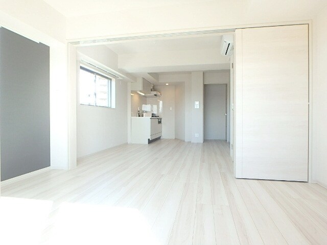 物件内観写真2　(★広いお部屋です★)