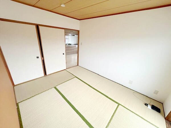 寝室(玄関)