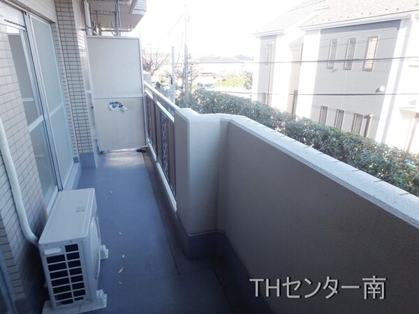 バルコニー(リノベーション前のお写真です。)