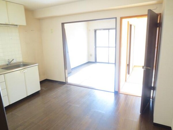 リビング・居室(同仕様別部屋参考写真)